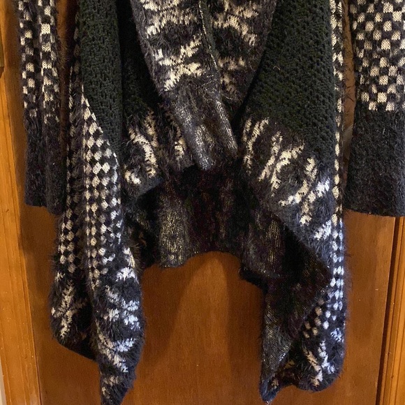 Fun! ijeans by Buffalo Fuzzy Sweater - Picture 3 of 9